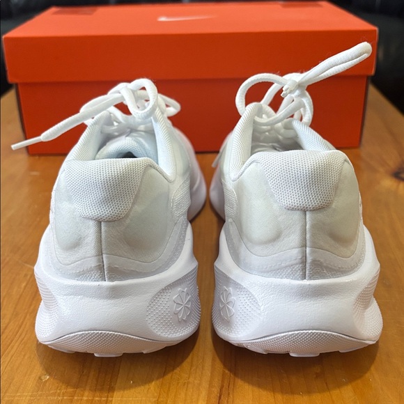 ✔️Size 10 - NWT: NIKE - Women's Revolution 7 Running Shoes - Picture 5 of 13